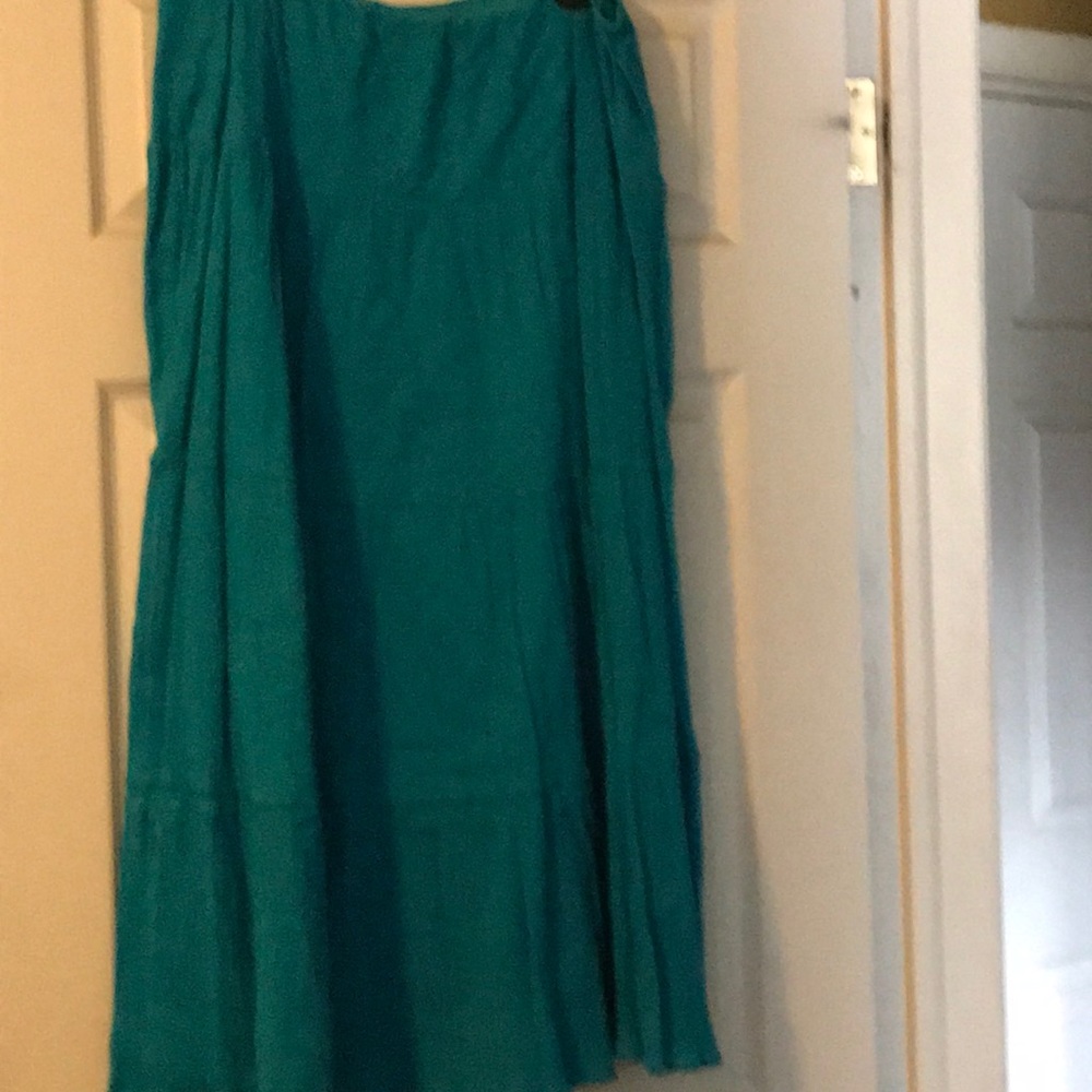 Maxi skirt with ruffles